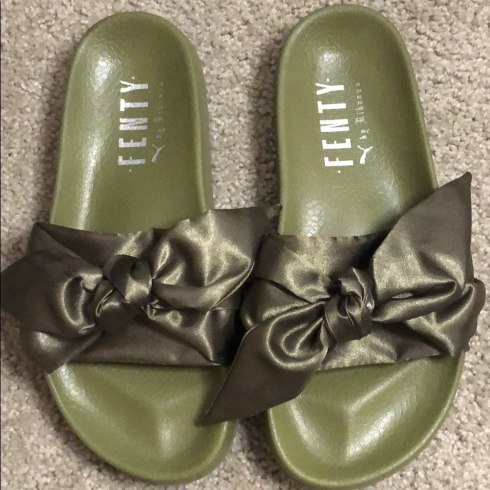 Rihanna Fenty puma slides